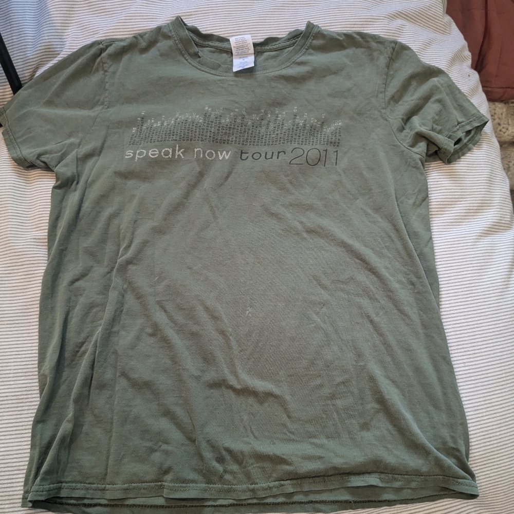 Vintage Taylor Swift Speak now shirt